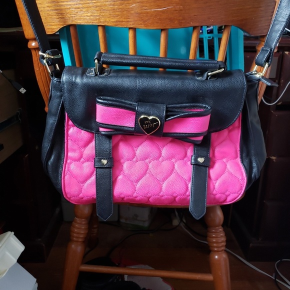Betsey Johnson Handbags - betsey johnson black and pink purse bag messenger